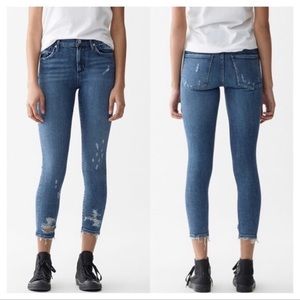 Agolde Sophie Crop Distressed in size 27